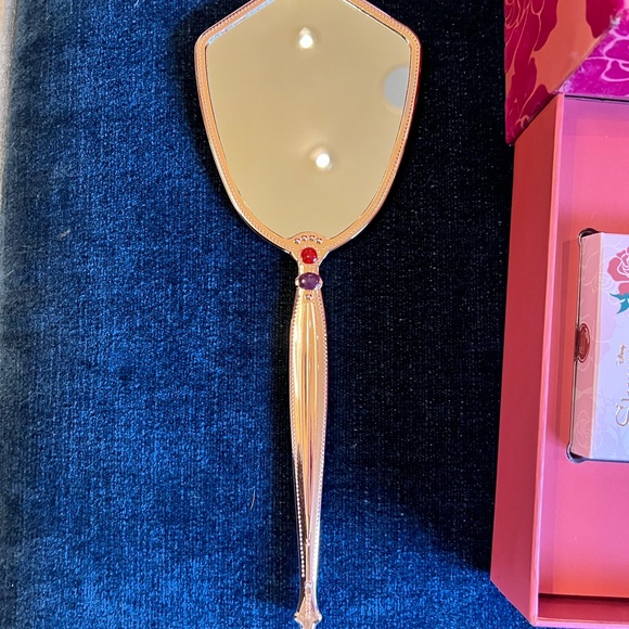 Disney Sleeping Beauty 1959 makeup & mirror collection from Besame. Sold Out! - Picture 5 of 15
